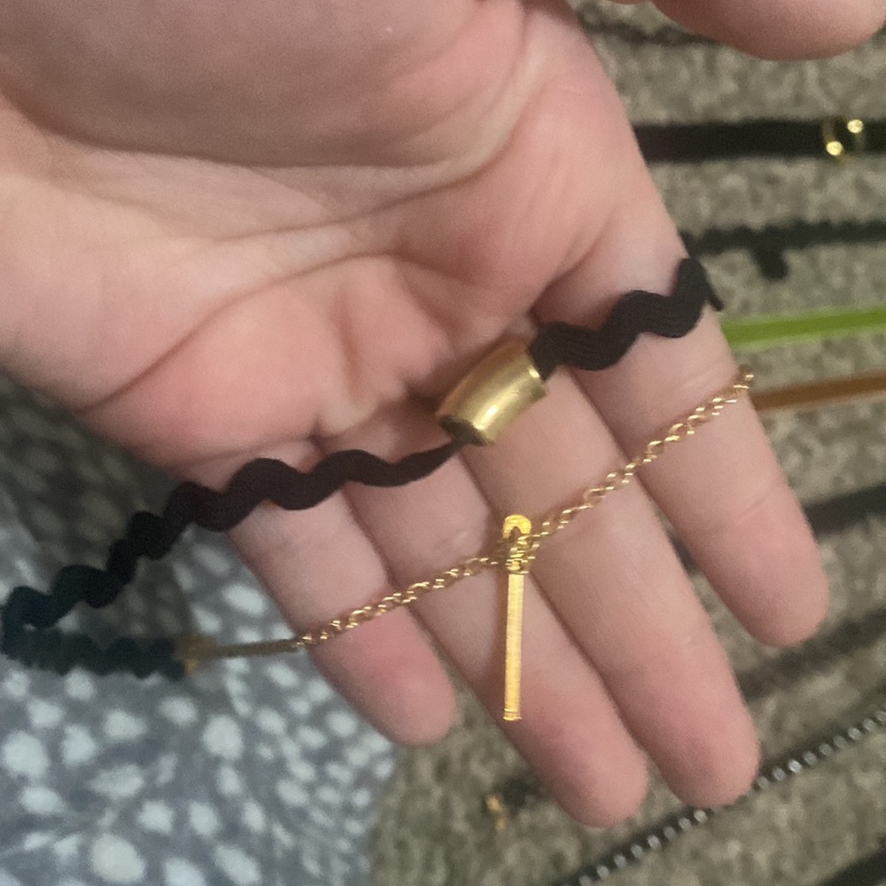 Chokers - Picture 6 of 6